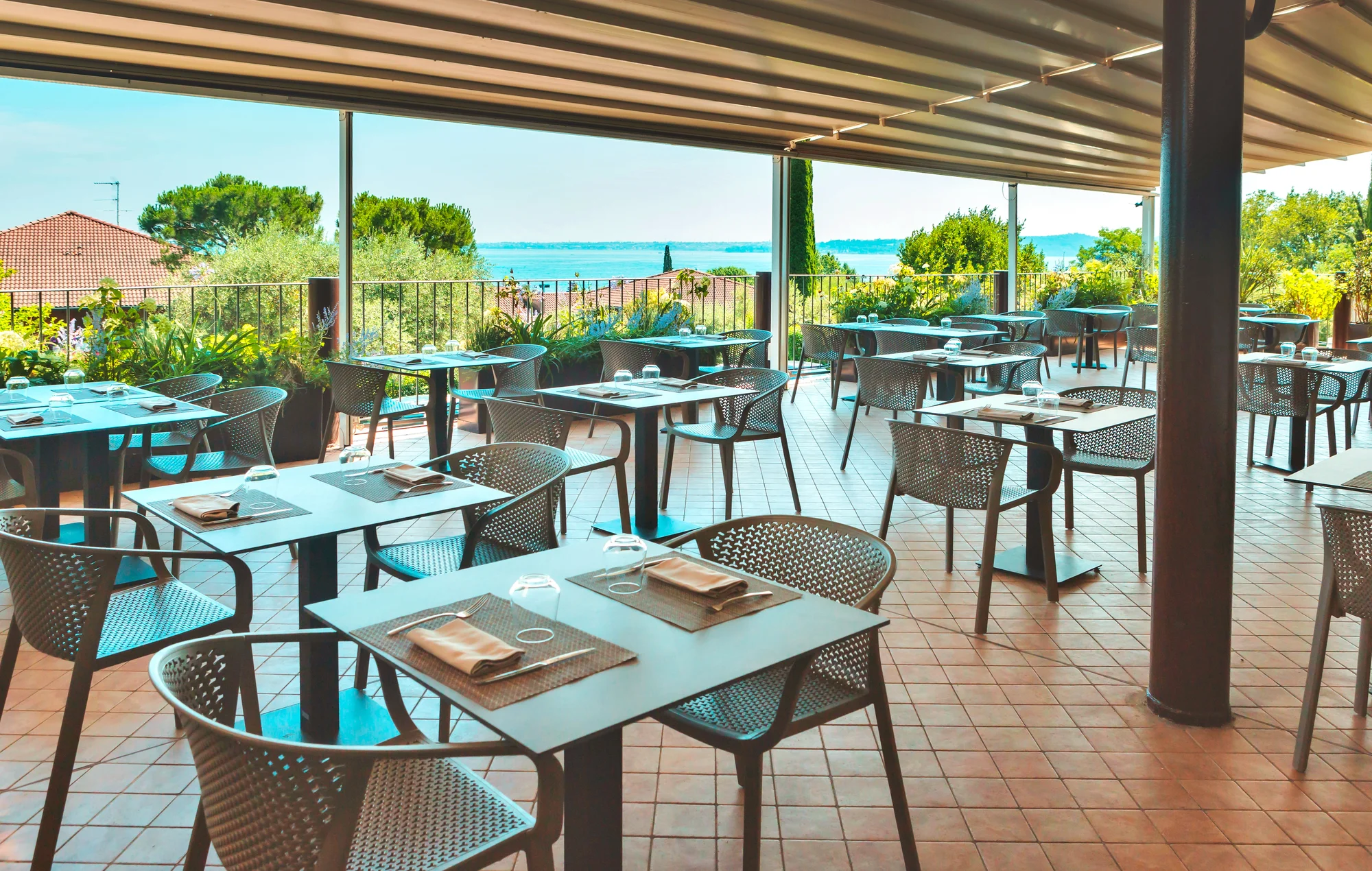 Hotel přímo u Lago di Garda s bazénem a stravou - Obrázek 3