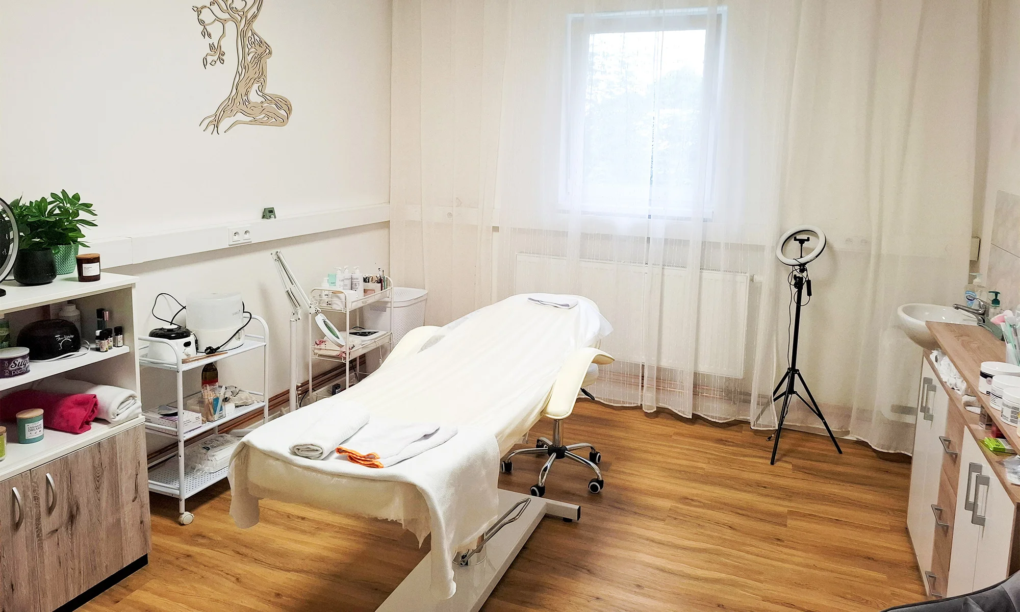 Kosmetika s kmenovými buňkami či laminací obočí - Obrázek 5