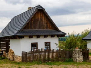 Ubytování na statku mezi zvířátky, snídaně v košíku