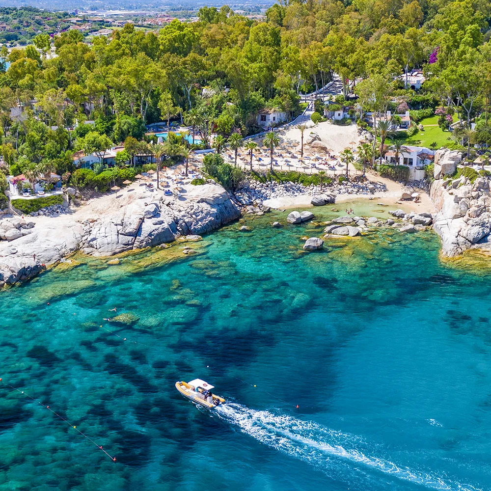 Sardinie: 4* rezort se stravou, bazény a spa - Obrázek 2