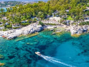 Sardinie: 4* rezort se stravou, bazény a spa