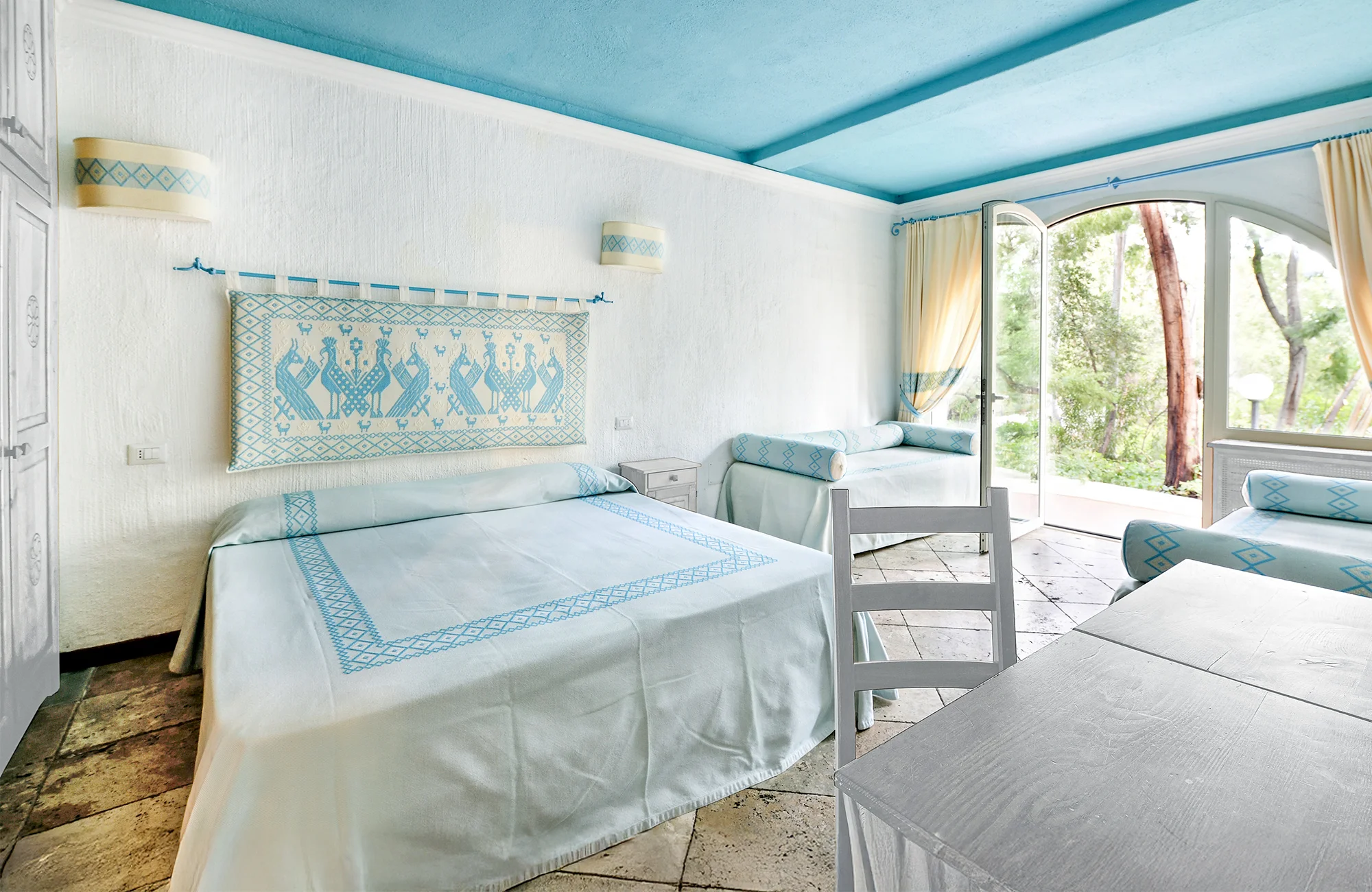 Sardinie: 4* rezort se stravou, bazény a spa - Obrázek 3