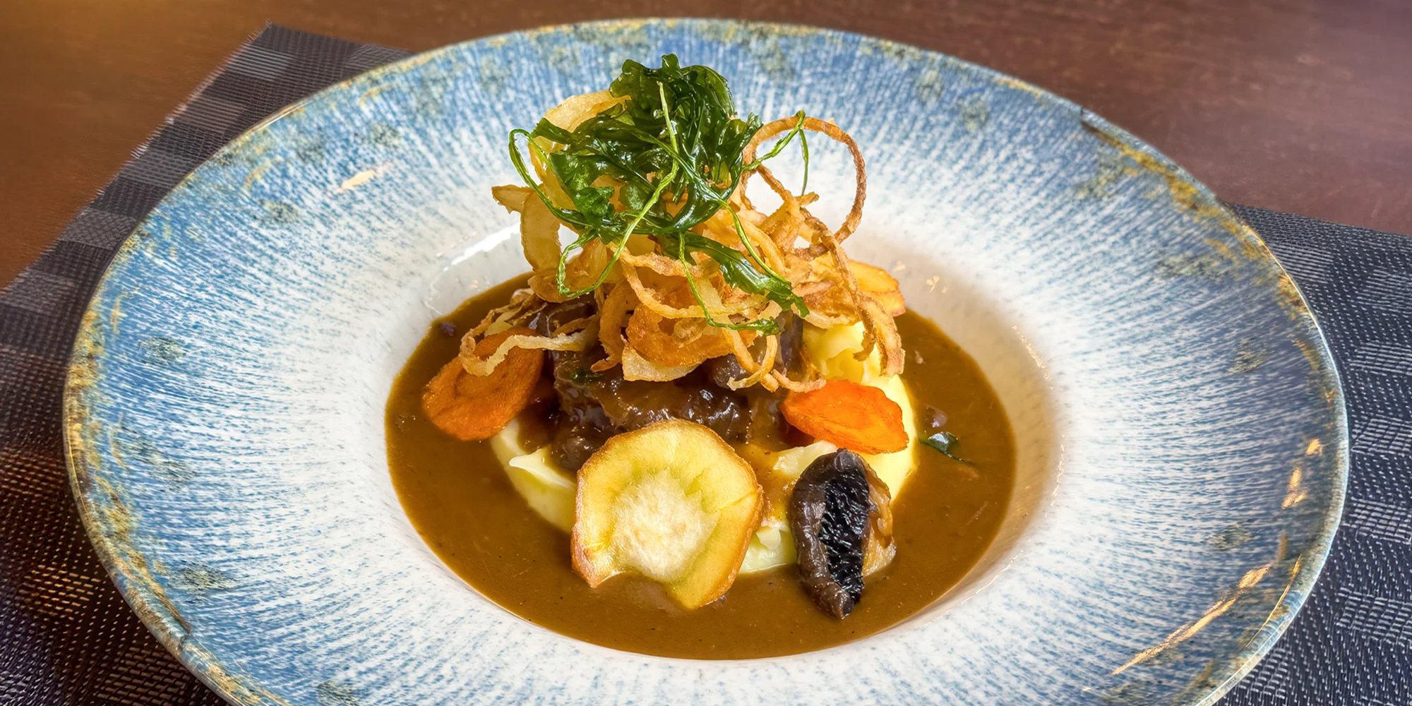 Tříchodové menu pro dva s hovězími líčky i tataráčkem