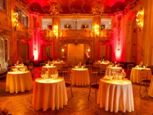 Večeře za doprovodu Mozarta v sále Boccaccio