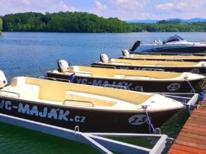 Pronájem motorové lodi na Žermanické přehradě