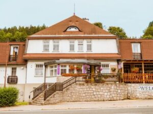 Krkonoše u Janských Lázní: Hotel Prom *** se snídaní a neomezeným vstupem do bazénu a fitness centra