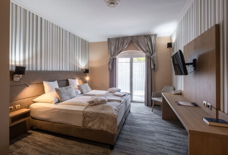 Balaton 300 m od jezera: Wellness Hotel Laroba **** s polopenzí, sklenkou vína a neomezeným bazénem + sauny - Obrázek 2