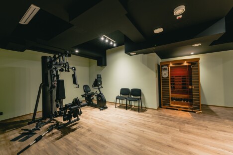 Polské Beskydy: Country Club Żywiec se snídaní/polopenzí + wellness (bazén, vířivka, sauny), posilovna, herna - Obrázek 9