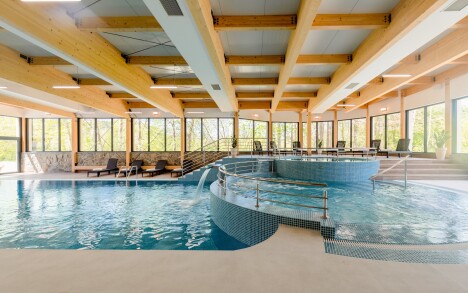 Polské Beskydy: Country Club Żywiec se snídaní/polopenzí + wellness (bazén, vířivka, sauny), posilovna, herna - Obrázek 5