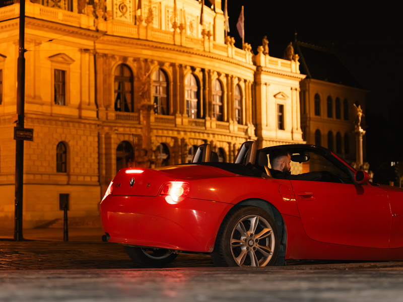 Jízda historickým centrem Prahy v červeném BMW Z4 - Obrázek 5