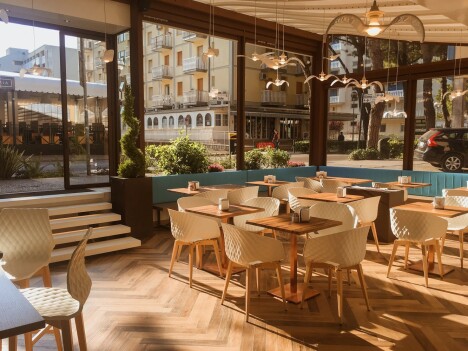 Benátsko: Pobyt v Bibione jen 2 minuty od pláže v Hotelu Olimpia *** se snídaní, bazénem a animacemi + slevy - Obrázek 3