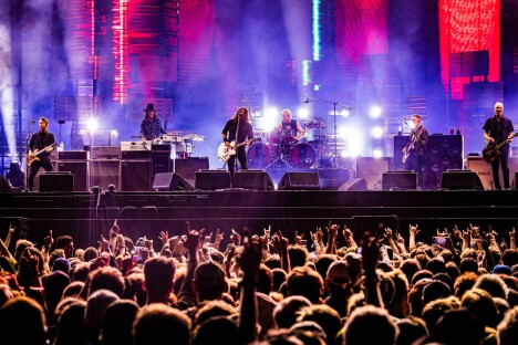 Foo Fighters živě v Berlíně v rámci TAKE COVER TOUR 2026: vstup na koncert + ubytování v prémiovém hotelu - Obrázek 2