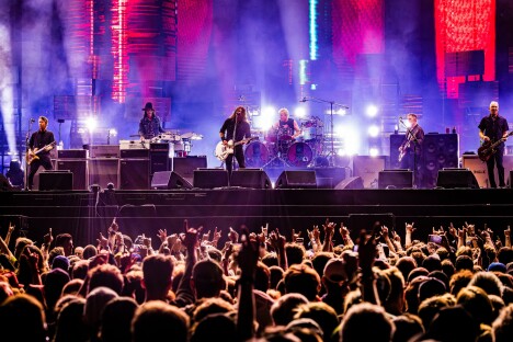 Foo Fighters živě v Mnichově v rámci TAKE COVER TOUR 2026: vstup na koncert + ubytování v prémiovém hotelu