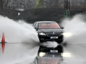 Škola smyku a bezpečné jízdy: 4 hod. adrenalinu