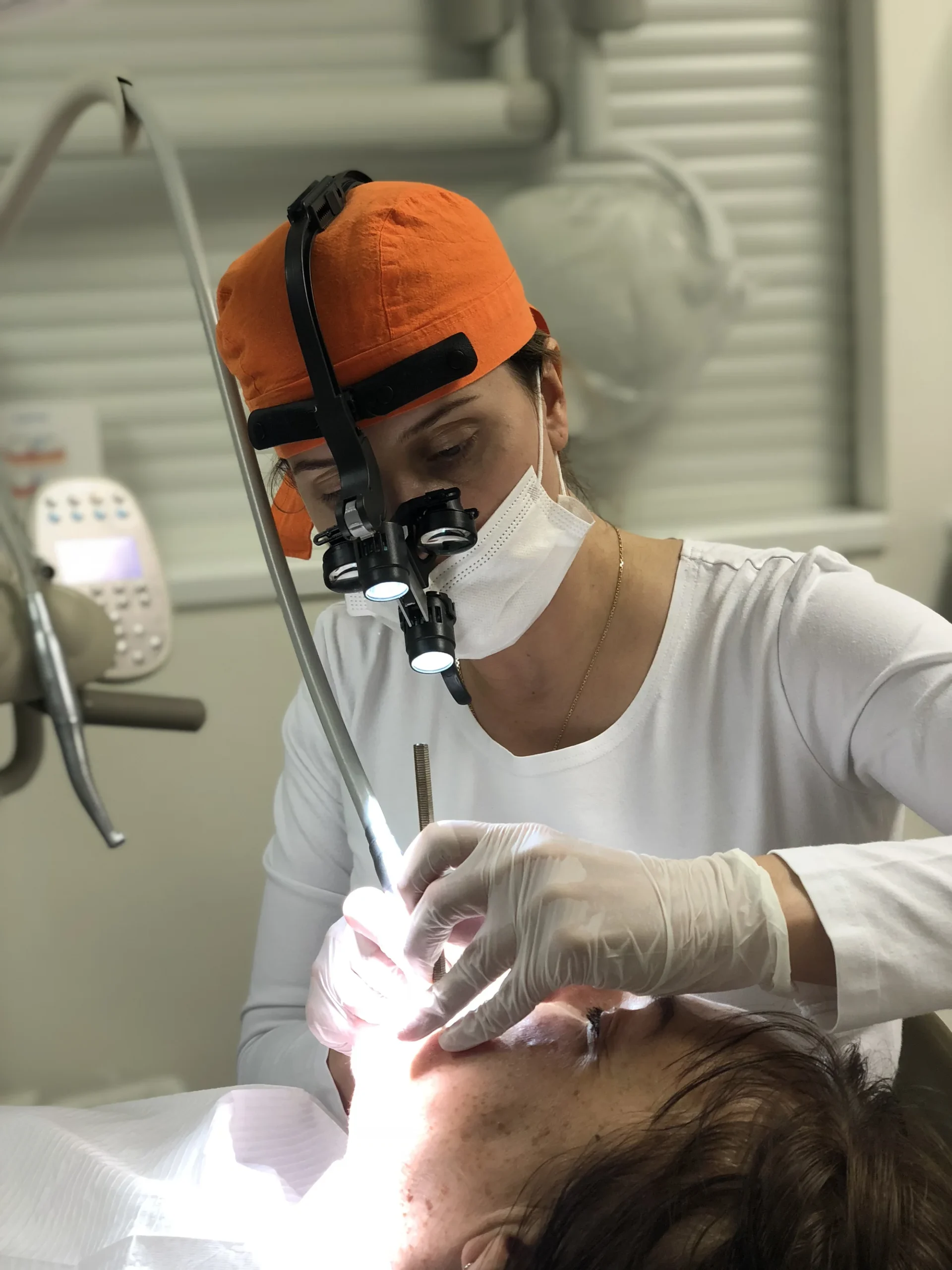 Zářivý úsměv: ordinační bělení zubů - Obrázek 6