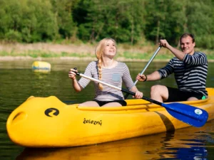 Výlet na lodi na Labi a zpět na elektrokole pro dva