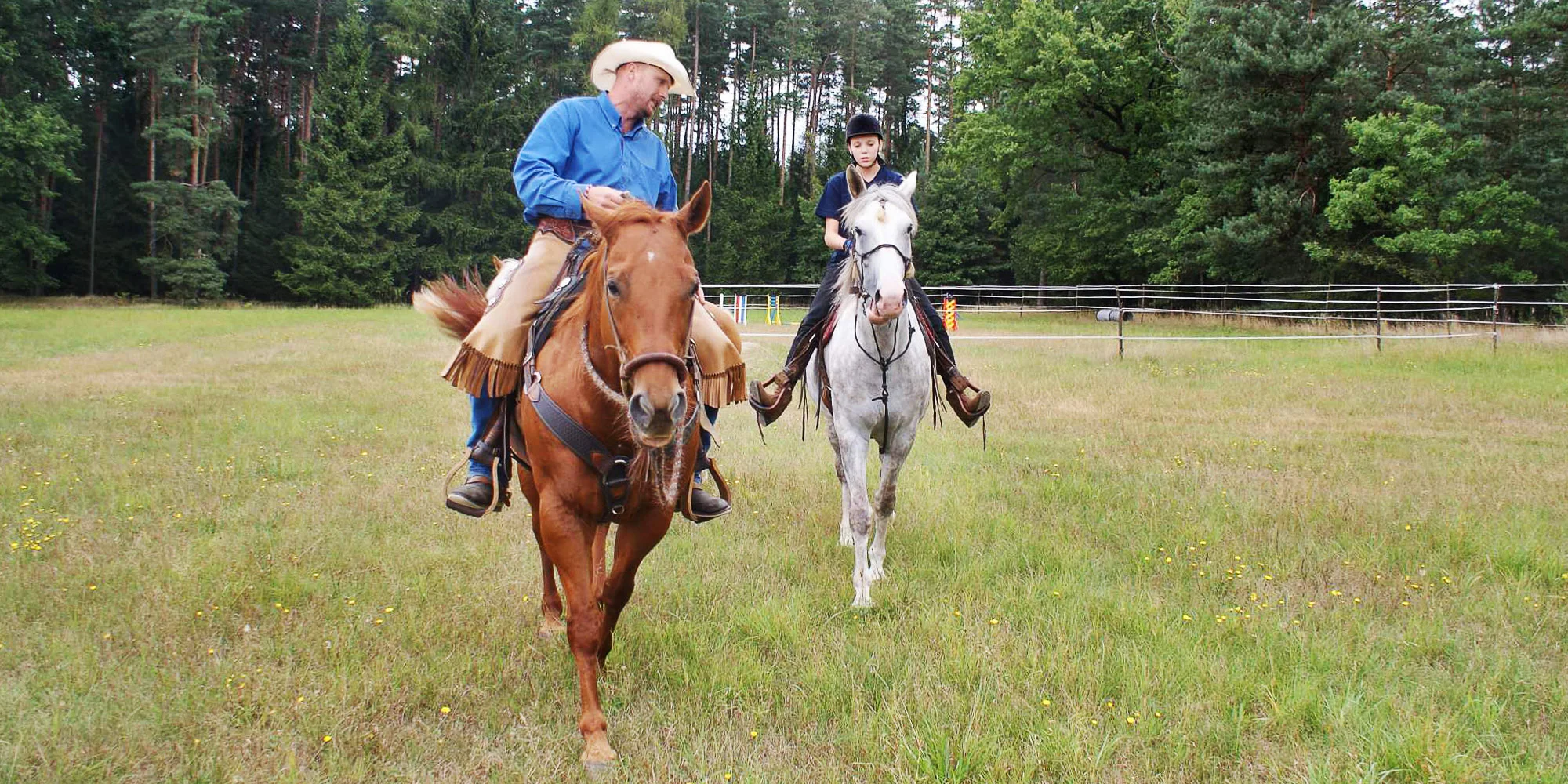 Vyjížďky na koni pro 1–4 osoby: 45–270 min. v sedle