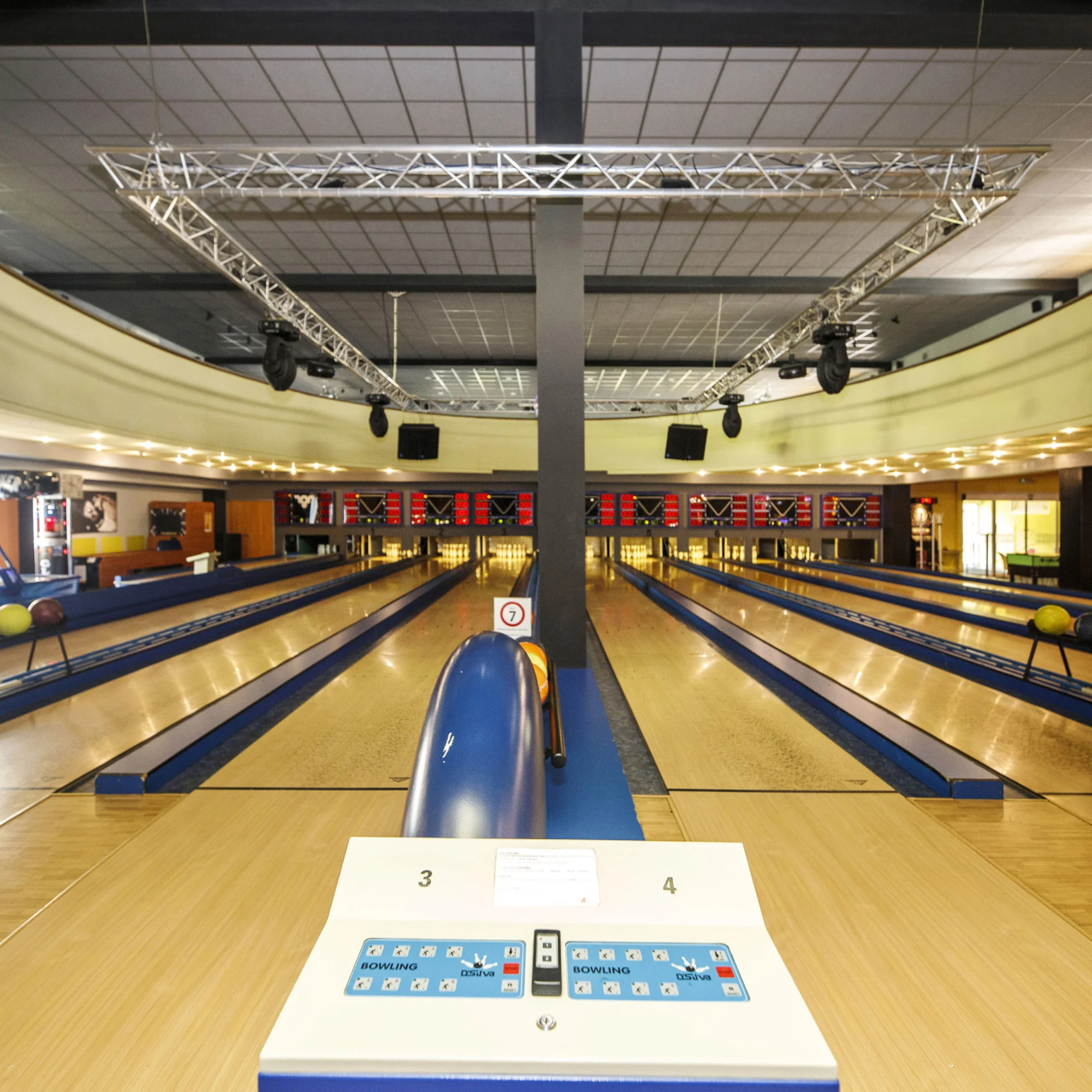 2 hod. bowlingu a mix naložených sýrů až pro 8 osob - Obrázek 2