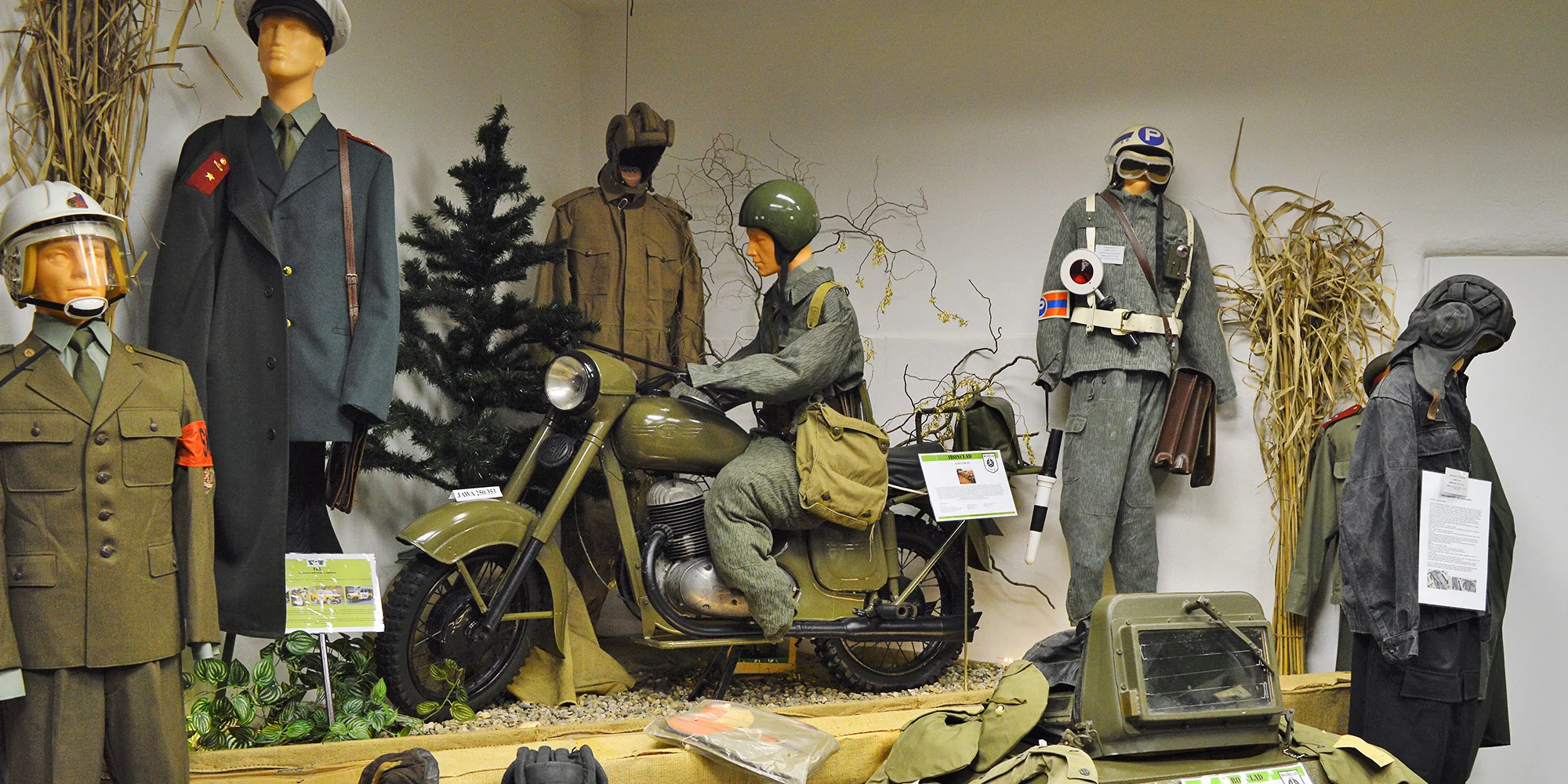 Jízda obrněným transportérem i prohlídka bunkru - Obrázek 3