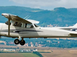 20min. let nad Plzní a okolím v Cessně 172R