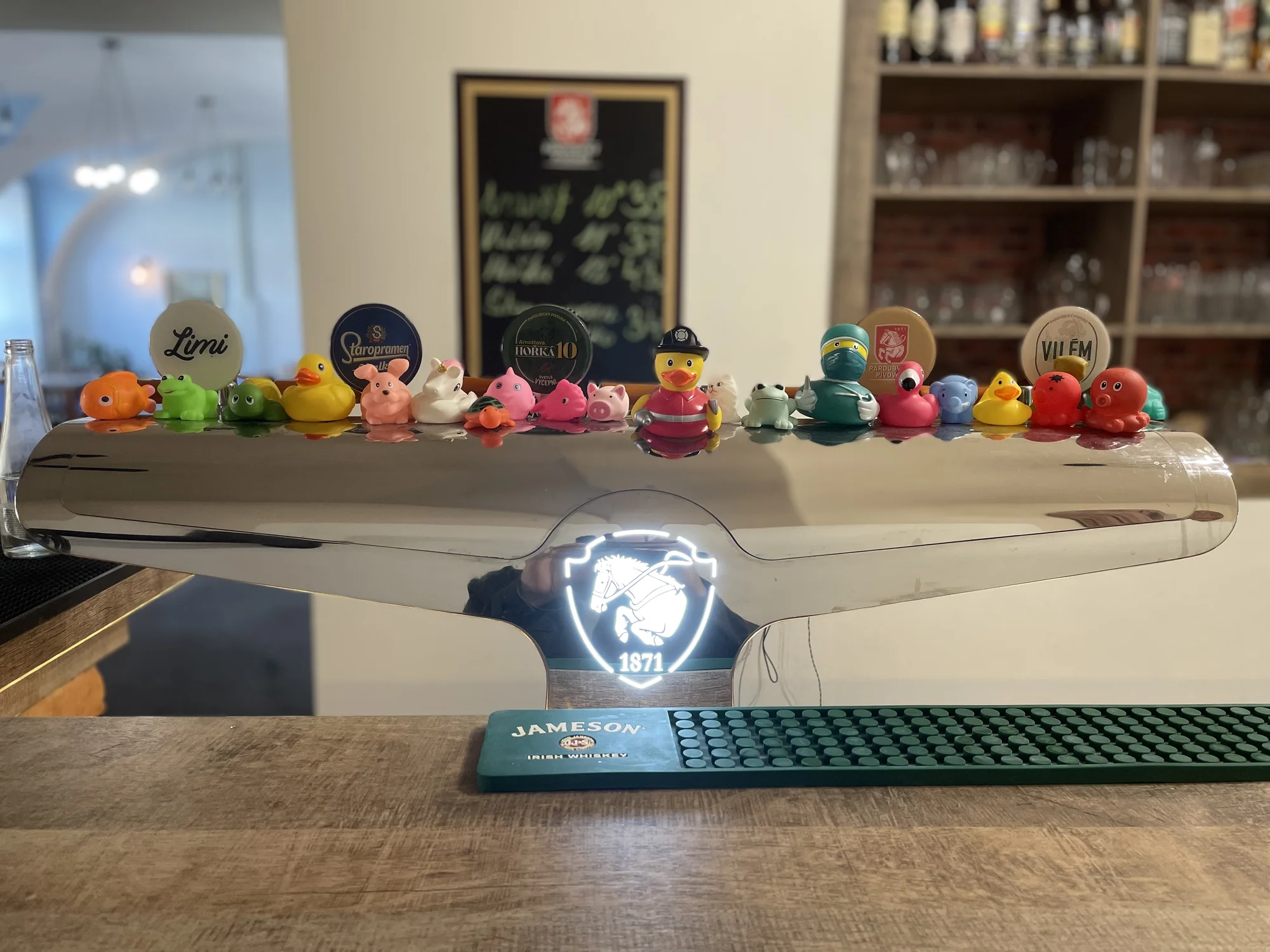 Masové prkno se steaky, žebry i kuřecími paličkami - Obrázek 10