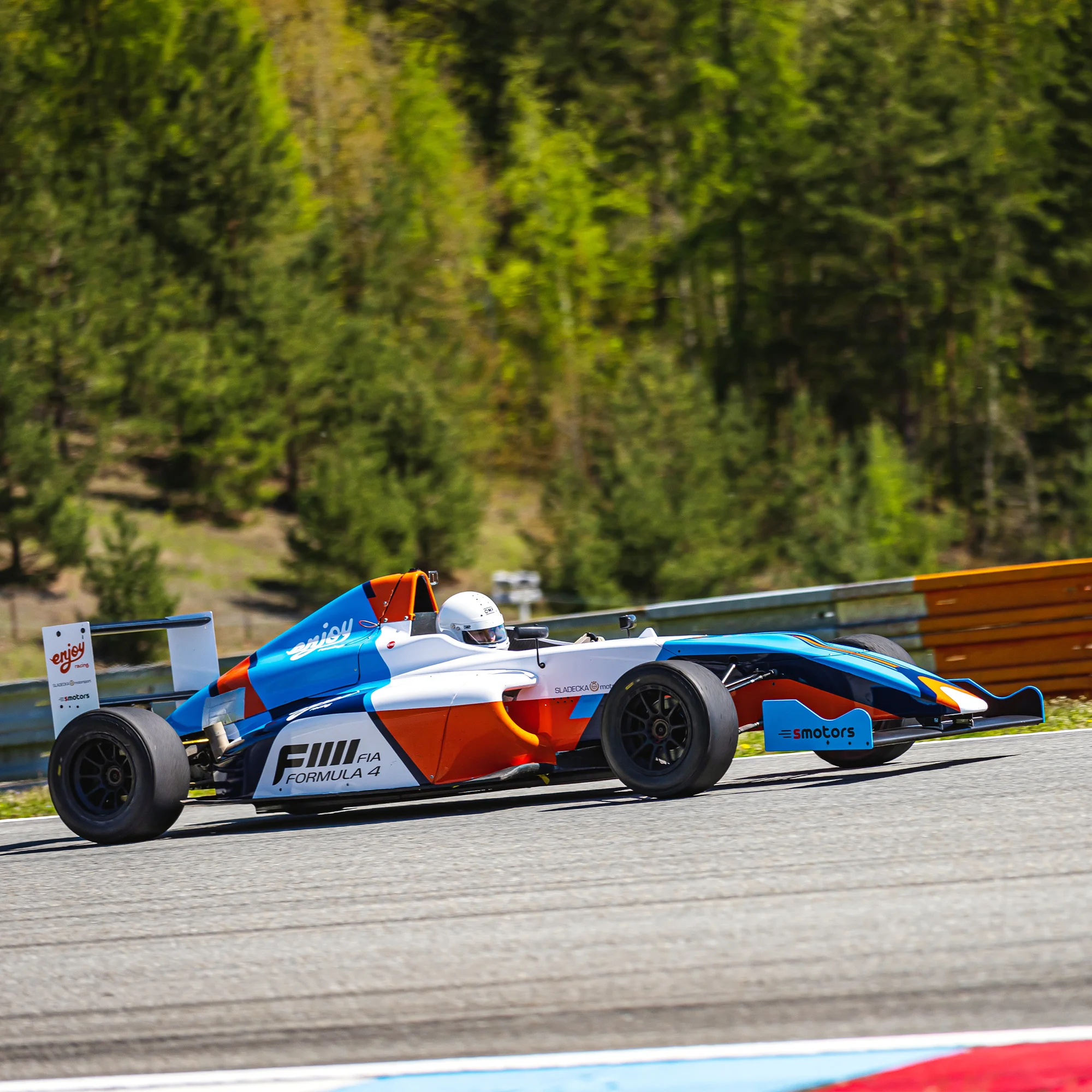 Bláznivá jízda v Ariel atom nebo Formuli F4 - Obrázek 2