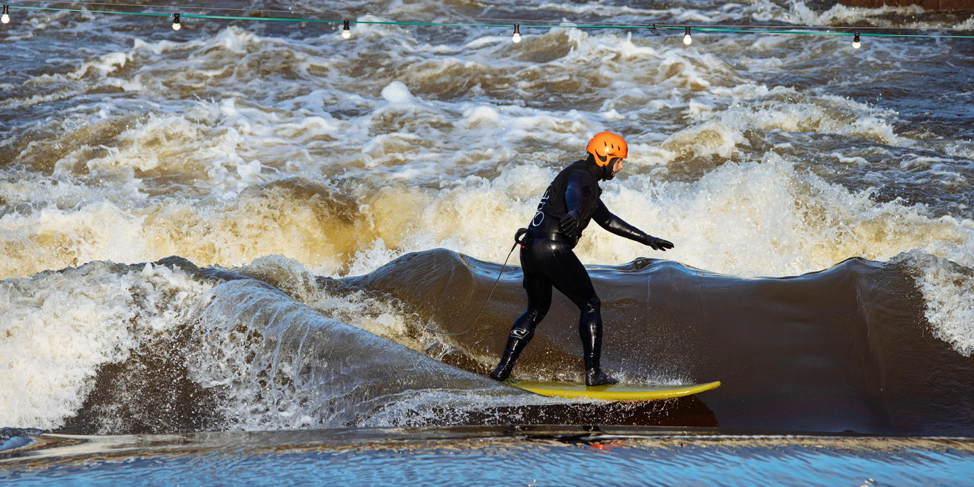 Surfing na Vltavě: 2hod. skupinová lekce vč. vybavení - Obrázek 5