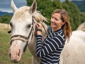 Vyjížďky na koni i péče o ně a přirozená komunikace