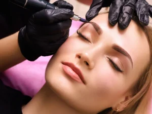 Permanentní make-up: horní i dolní linka nebo obočí