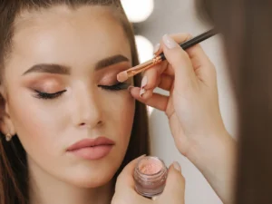 Kurzy líčení s profesionální make-up artist pro 1 i 2 os.