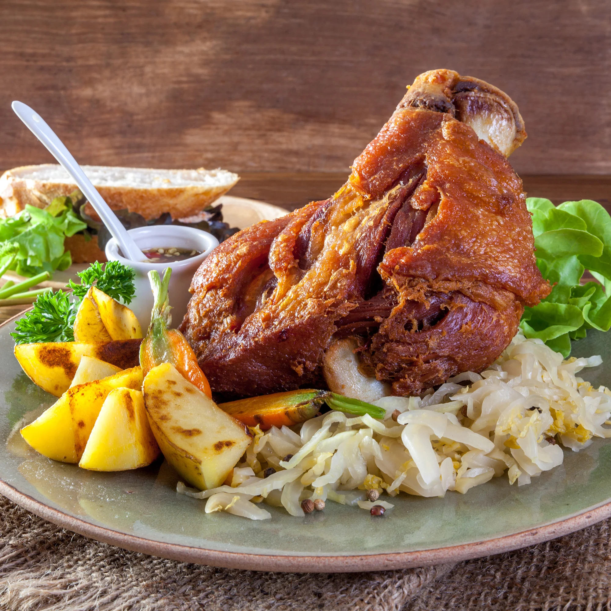 České menu pro dva: polévka, koleno a domácí koláč - Obrázek 2