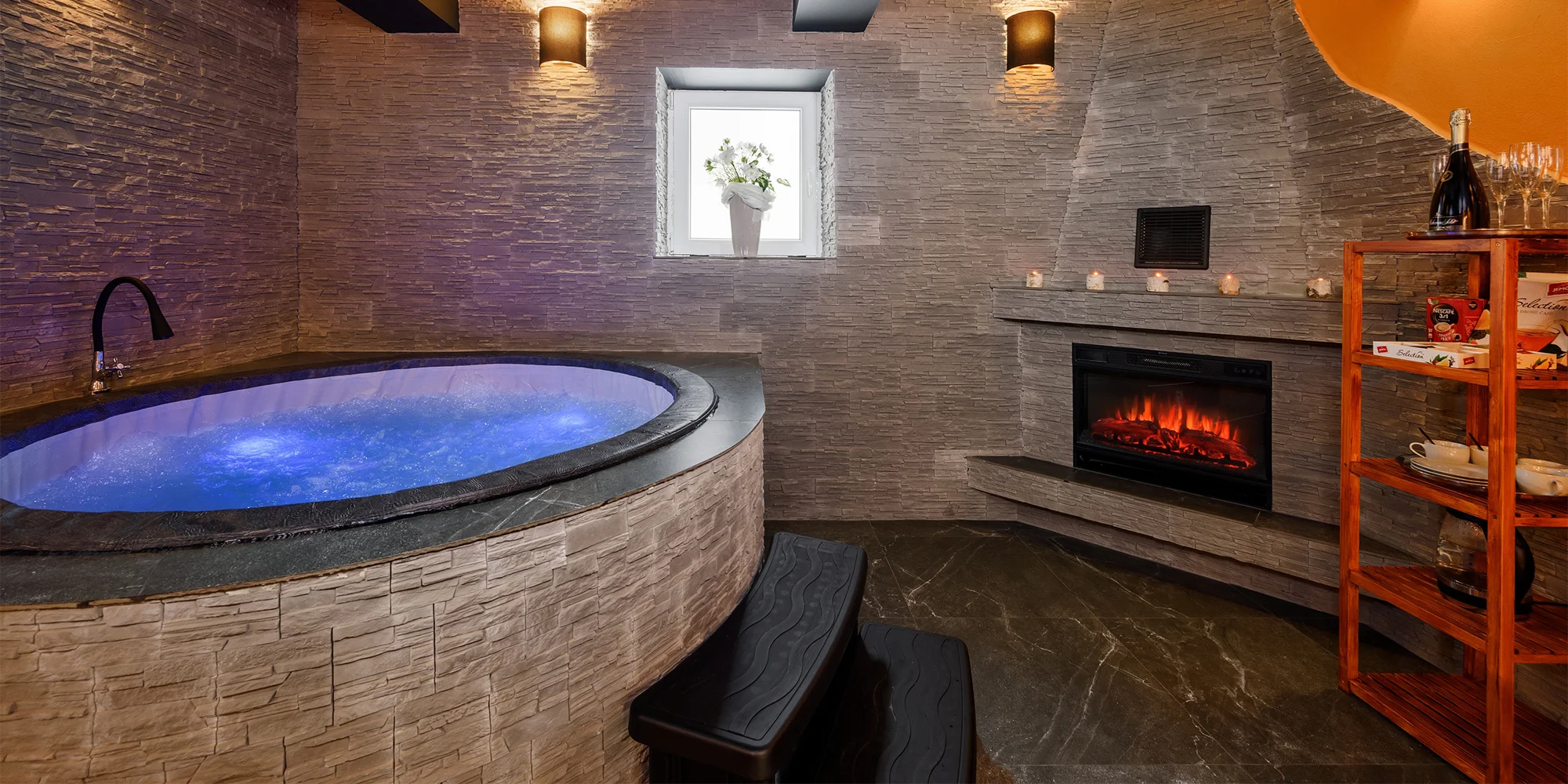 Noc ve wellness: vířivka, sauna, občerstvení i snídaně - Obrázek 3