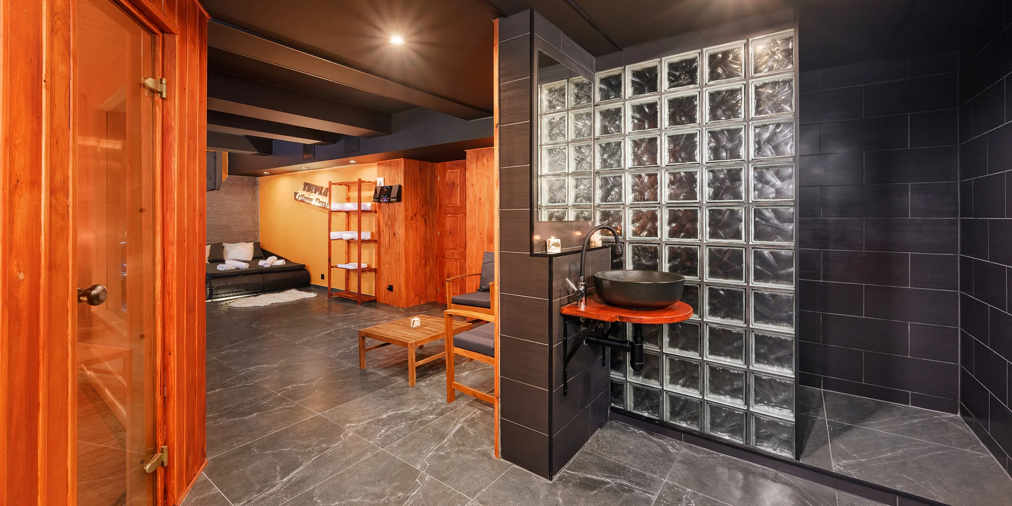 Noc ve wellness: vířivka, sauna, občerstvení i snídaně - Obrázek 5