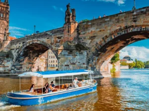 50minutová vyhlídková plavba Čertovkou s výkladem