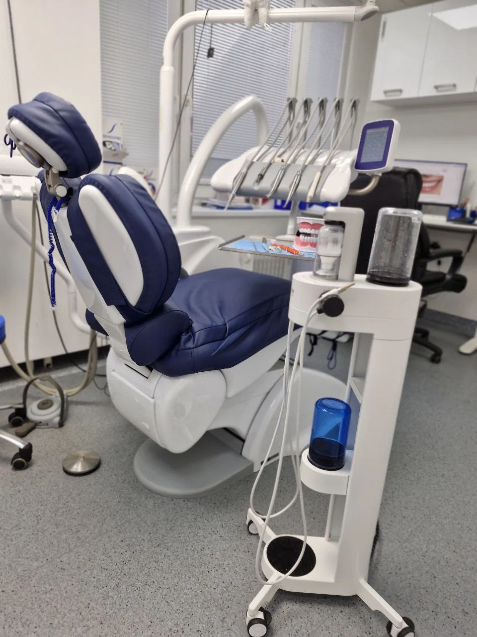 Kompletní dentální hygiena pro dospělé vč. pískování - Obrázek 3