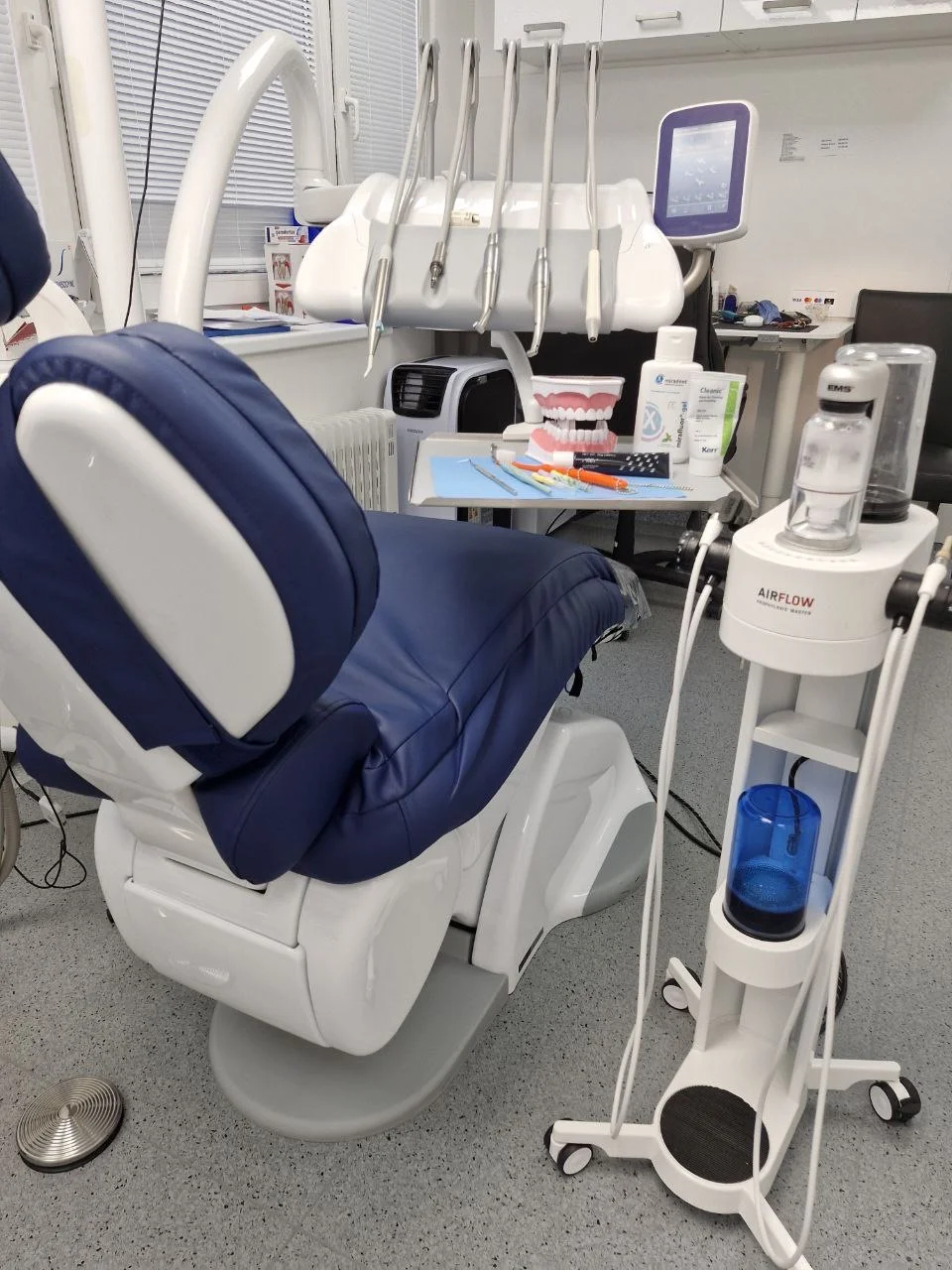 Kompletní dentální hygiena pro dospělé vč. pískování - Obrázek 7