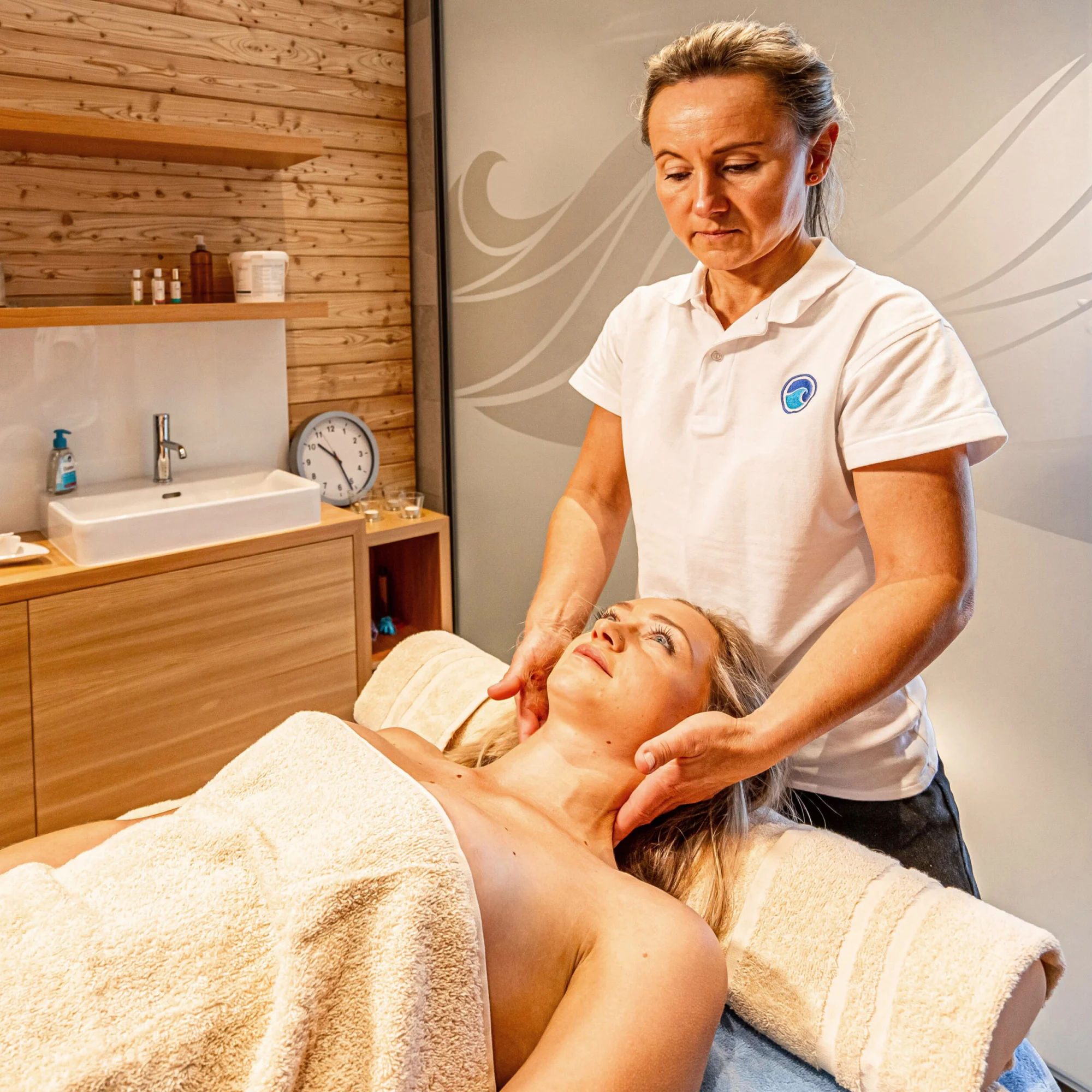 Klasická masáž: partie podle výběru nebo celé tělo - Obrázek 2