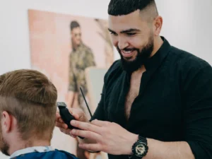 Barber: střih i s úpravou vousů či kompletní péče