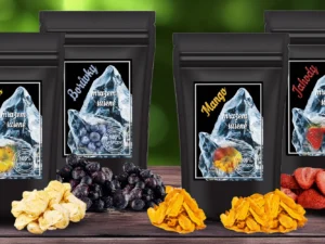 Ovoce sušené mrazem: švestky, mango, jahody aj.