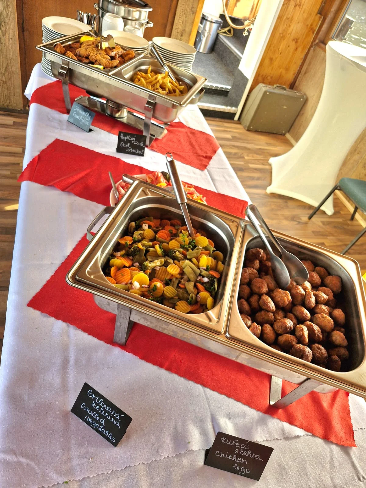 Plavby po Vltavě i s rautem pro děti a dospělé - Obrázek 8