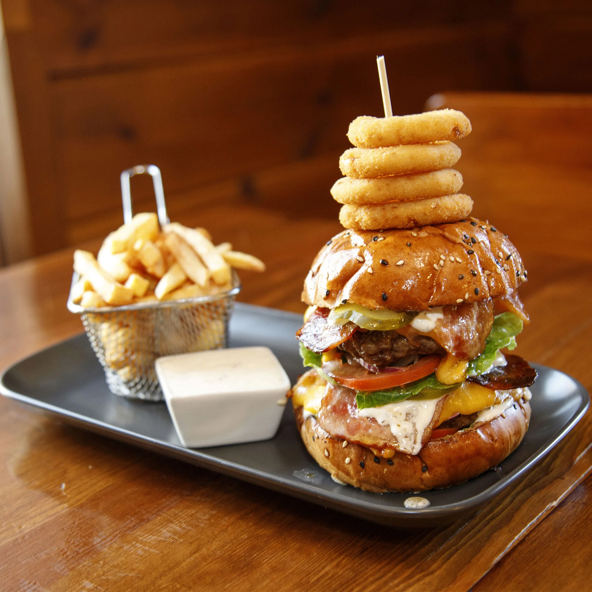 Double Cheese and Bacon Burger, dip i hranolky - Obrázek 2