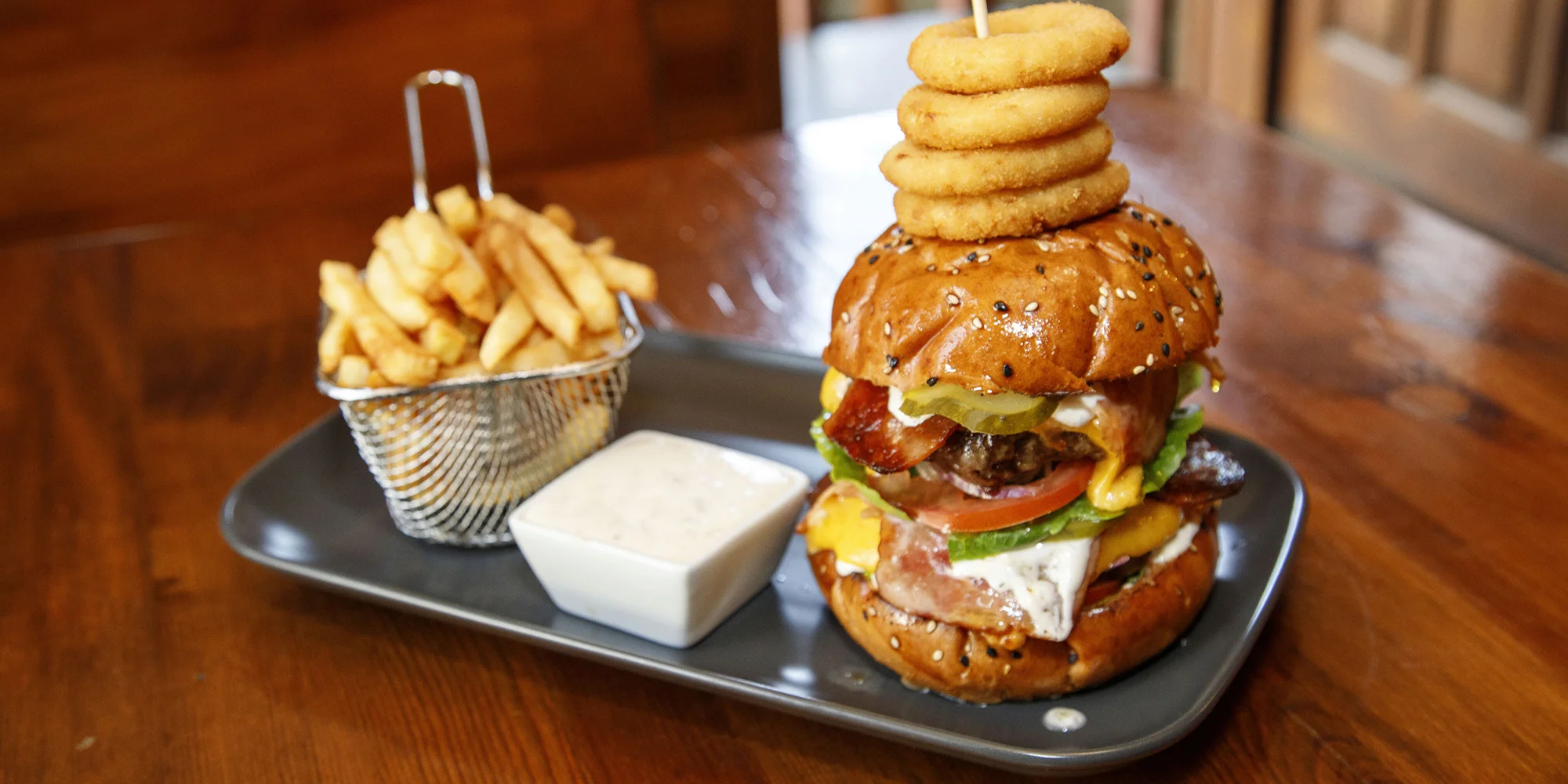 Double Cheese and Bacon Burger, dip i hranolky - Obrázek 4
