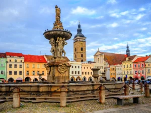 Ve stínu Černé věže: venkovní hra v Budějovicích