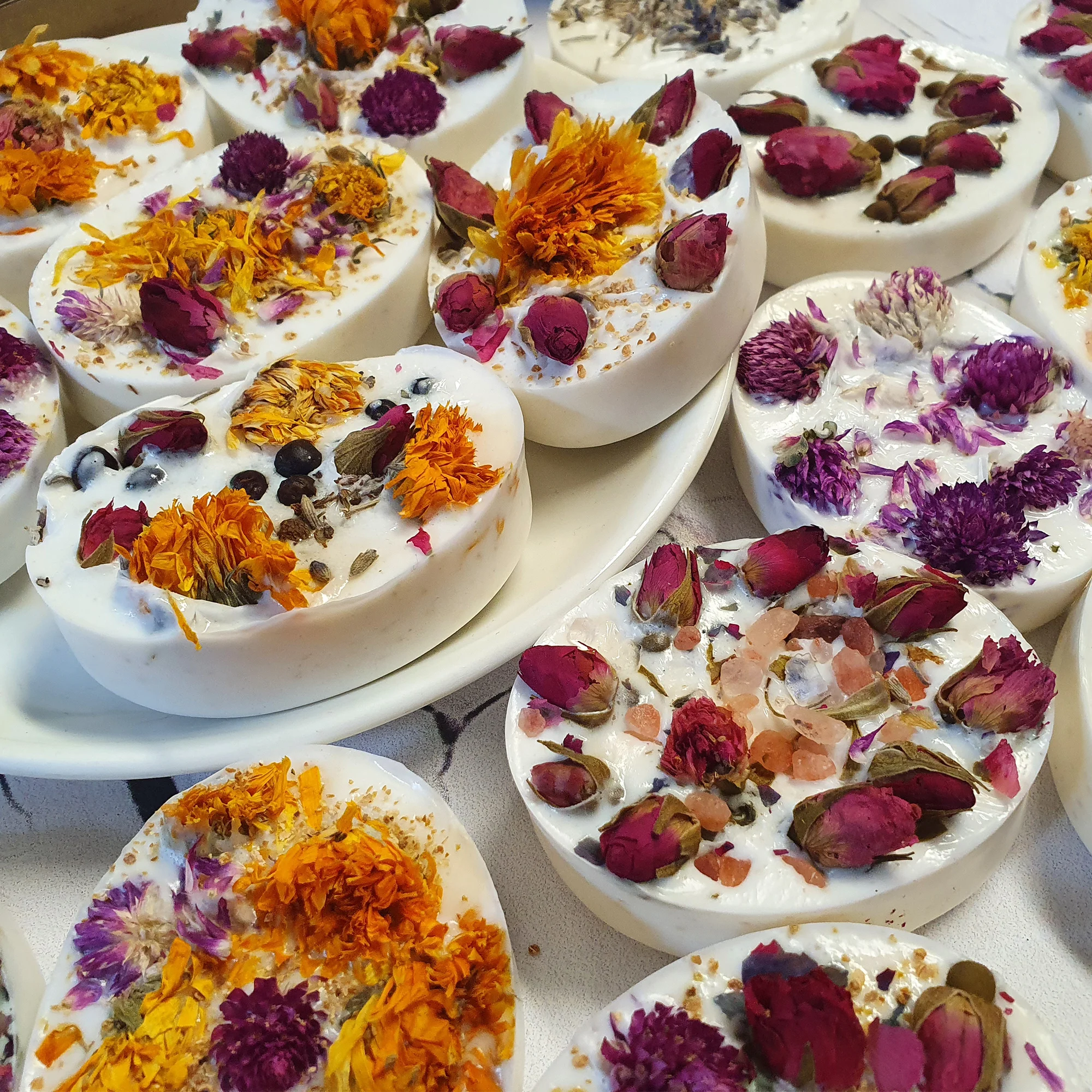 Workshopy na výrobu svíček a mýdel pro 1 i 2 osoby - Obrázek 2