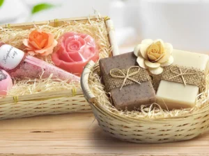 Dárkové sady: mýdla, sójové svíčky i bomby do koupele