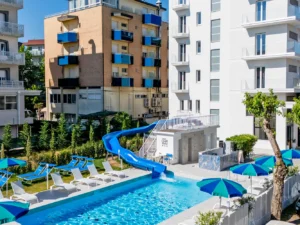 Dovolená v Rimini: plná penze, hotel 150 m od moře