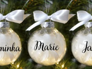 Vánoční ozdoby s textem: vlastní jména i rodina