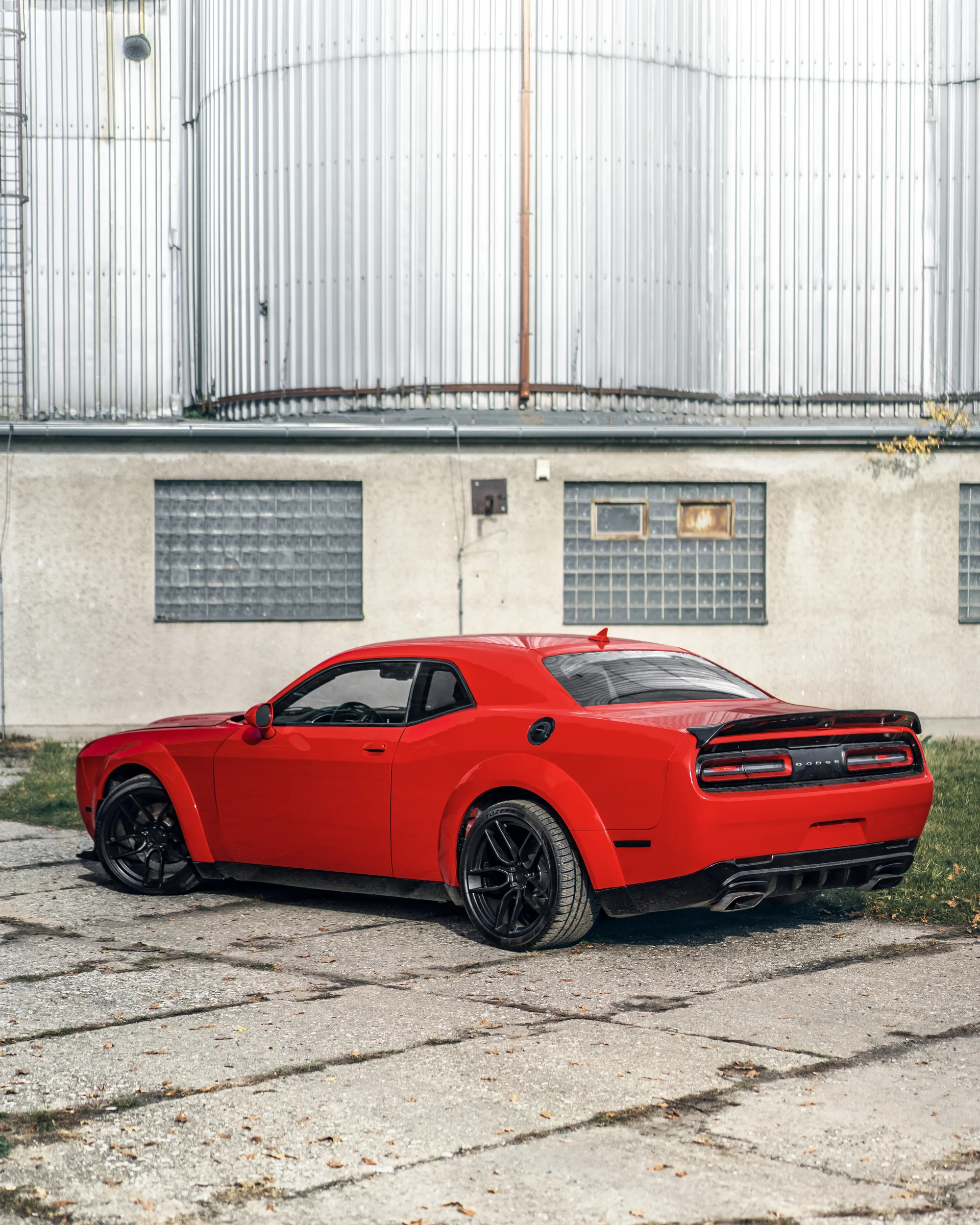 450 koní pod kapotou – Dodge Challenger: 15–50 min. - Obrázek 9