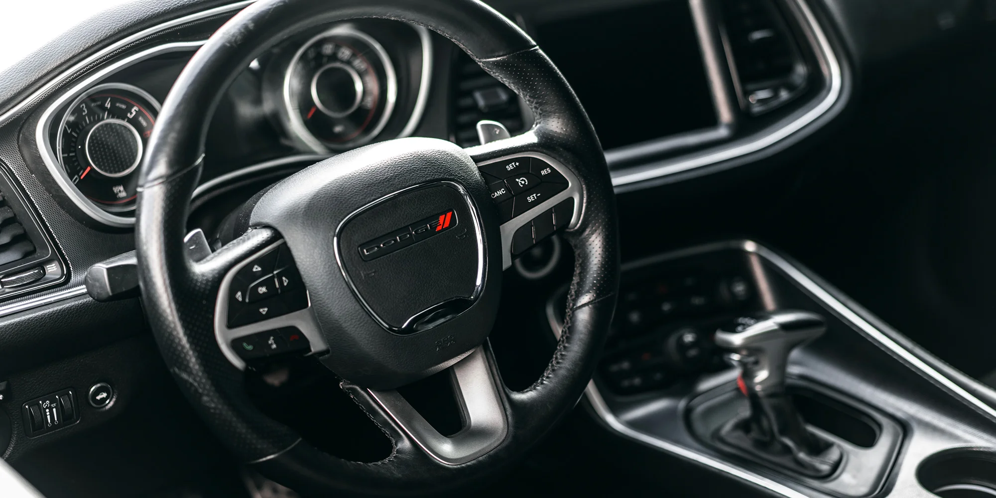 450 koní pod kapotou – Dodge Challenger: 15–50 min. - Obrázek 4