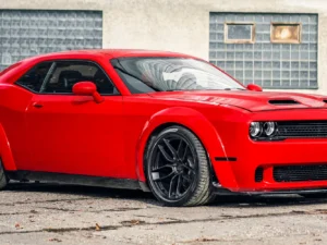 450 koní pod kapotou – Dodge Challenger: 15–50 min.